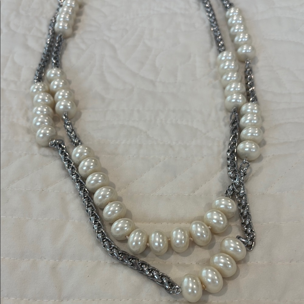 Elegant Silver and White Pearl Necklace